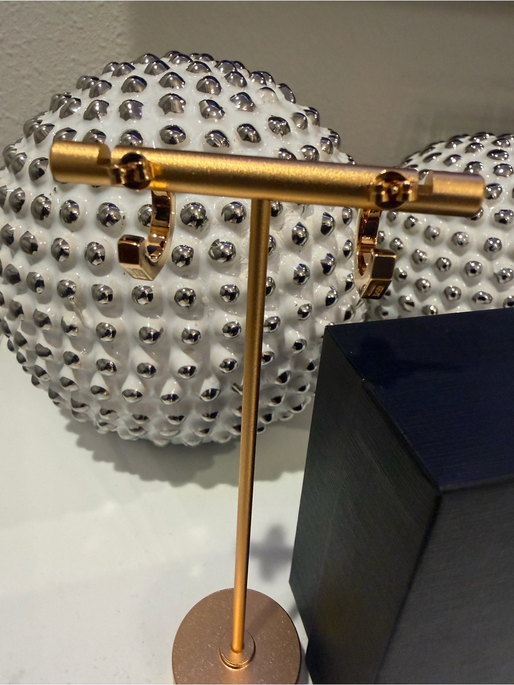 New Versace Greca Gold Hoop Earrings - Picture 8 of 9